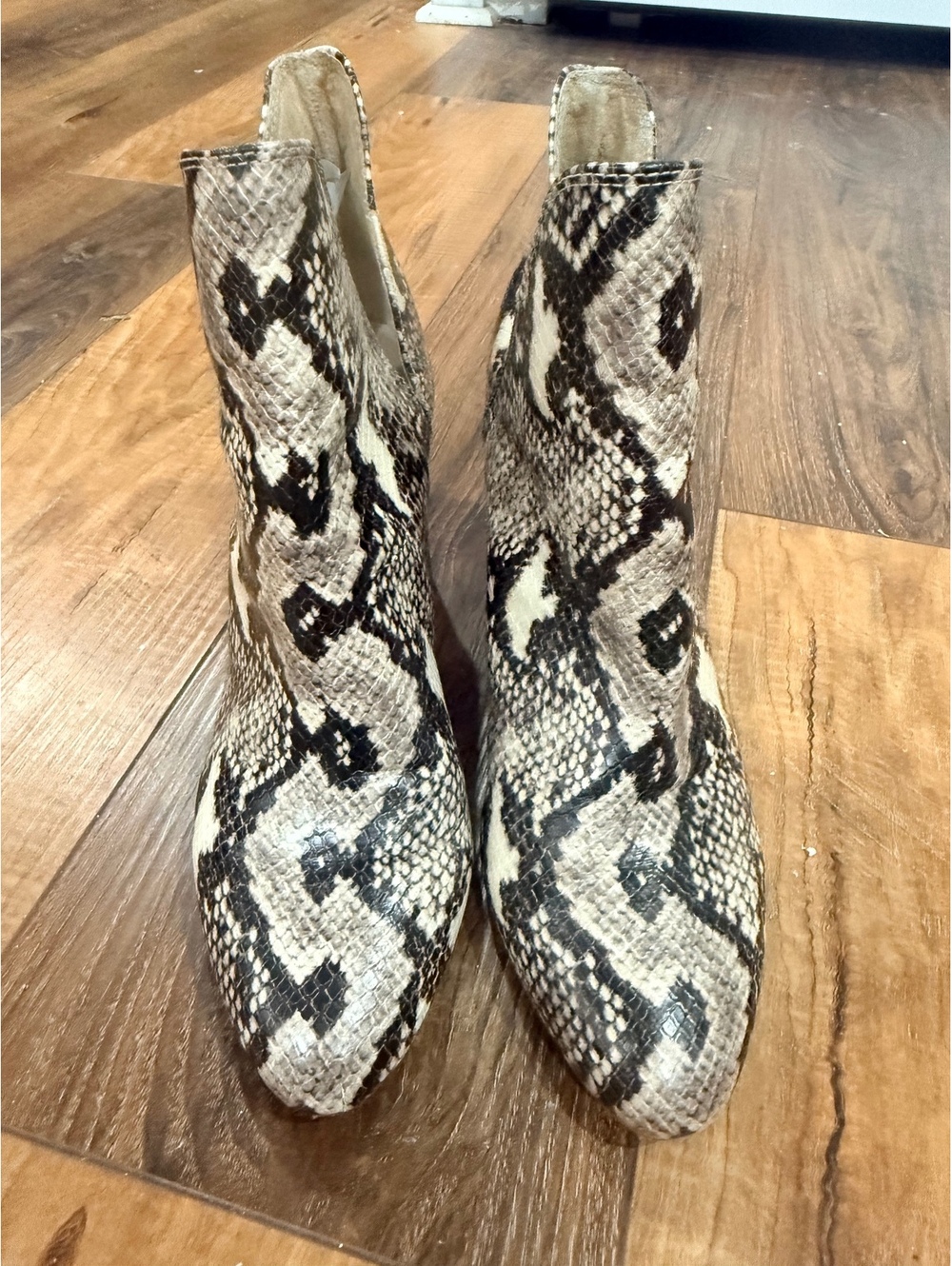 : Steve Madden Rookie Snakeskin Cutout Ankle Boots Women’s 8.5M Block Heel
